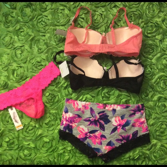 Jessica Simpson Bra Bundle + Free VS & JS Panty - Picture 3 of 5